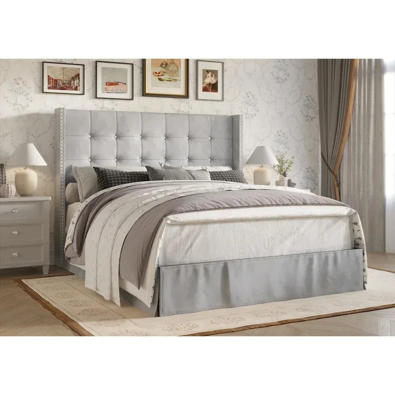 Gepolstertes Plattformbett mit Knopfheftung