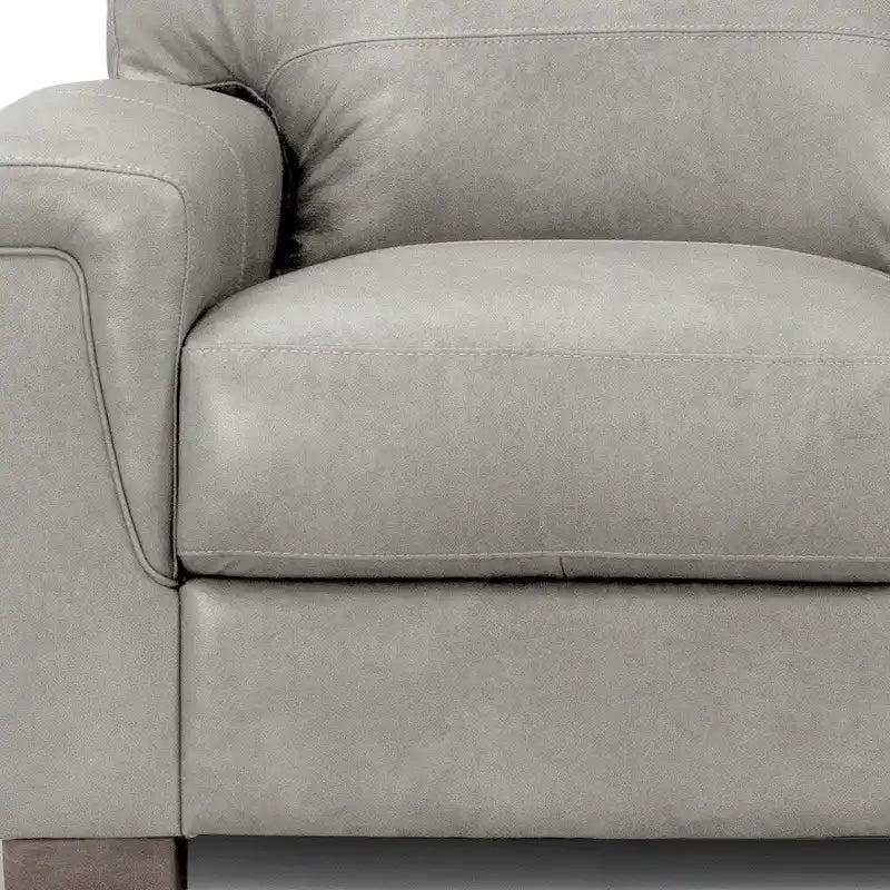 Divano in pelle grigia con gambe nere, 91"