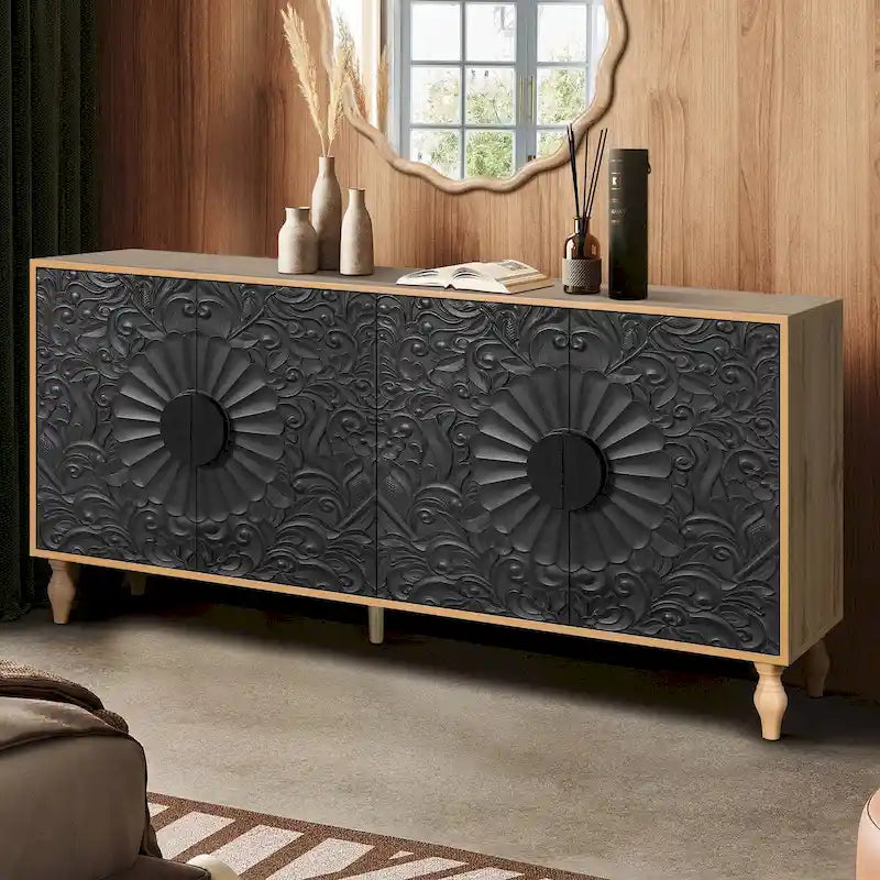 Aufbewahrungsschrank mit Türen und geschnitztem symmetrischem Design