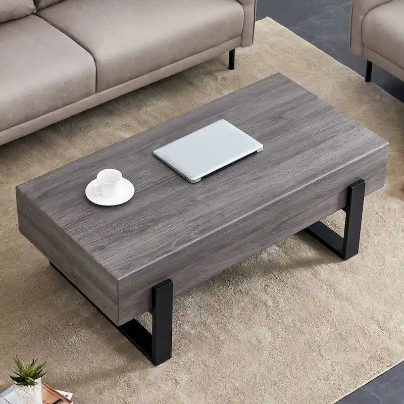 Rustikaler Couchtisch aus MDF mit grauer Holzmaserung und schwarzen Metallbeinen - ein eleganter Raum in natürlichen Holztönen